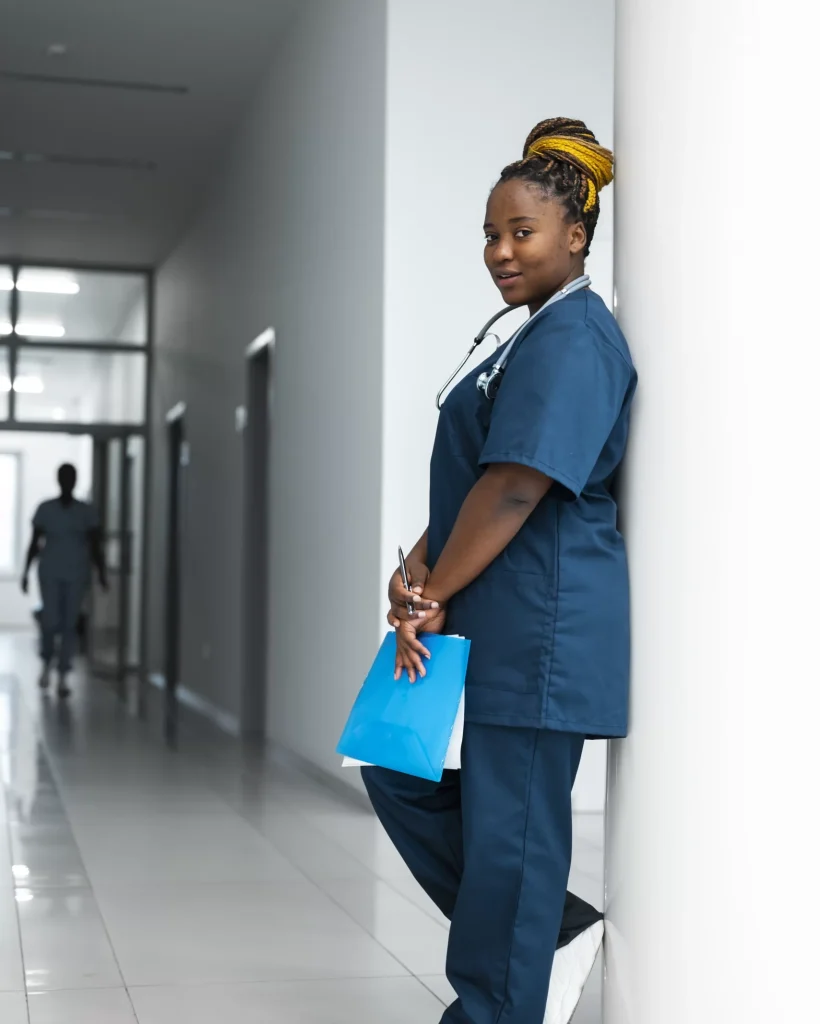 fulls-hot-nurse-holding-documents_result